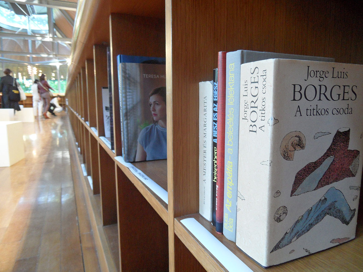Várnai Gyula kedvenc könyvei a Stirling-féle könyves pavilonban, 2017