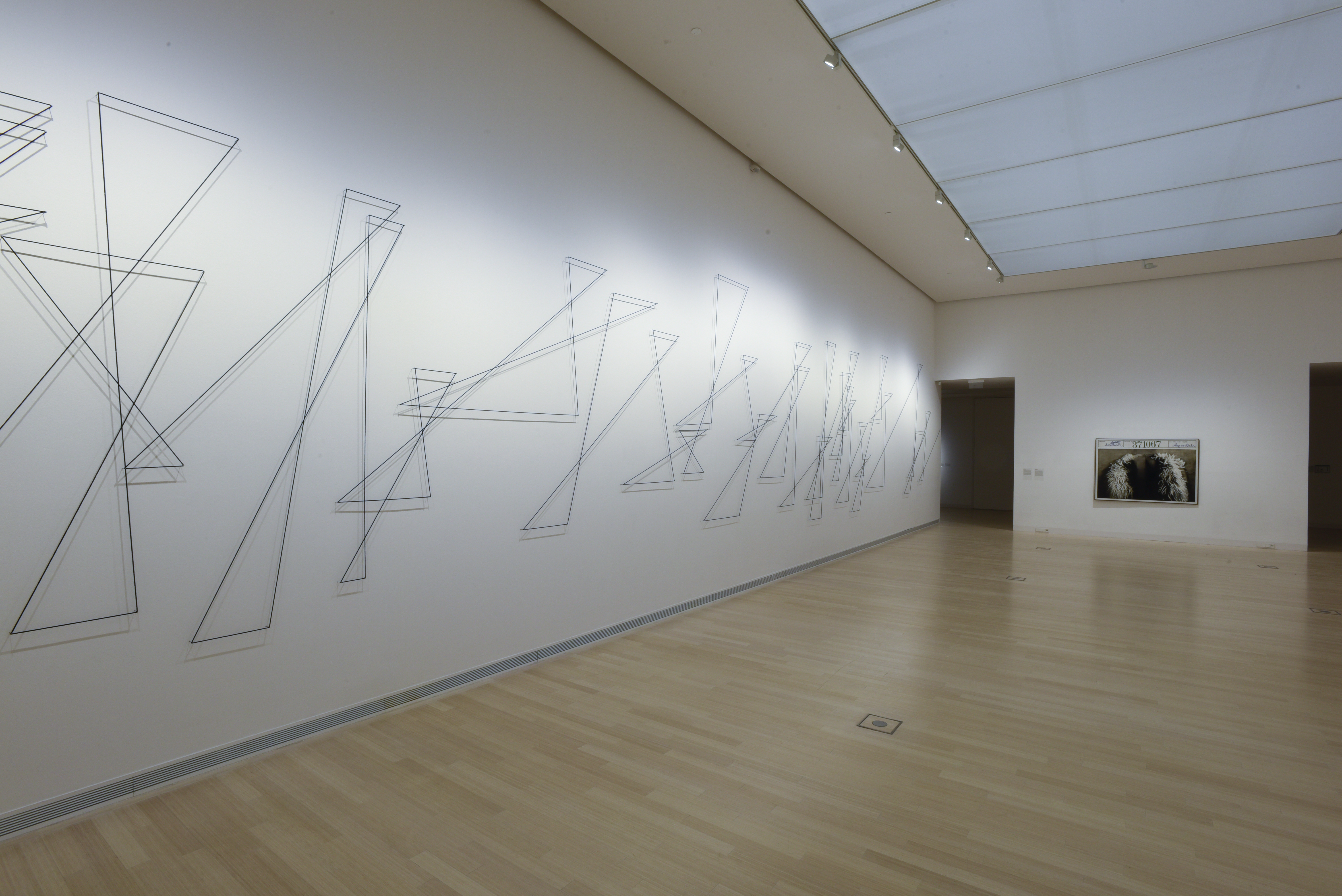 Kiállítási enteriőr (fotó: Rosta József)
Exhibition view (Photo by József Rosta) Kiállítási enteriőr (fotó: Rosta József) 9336