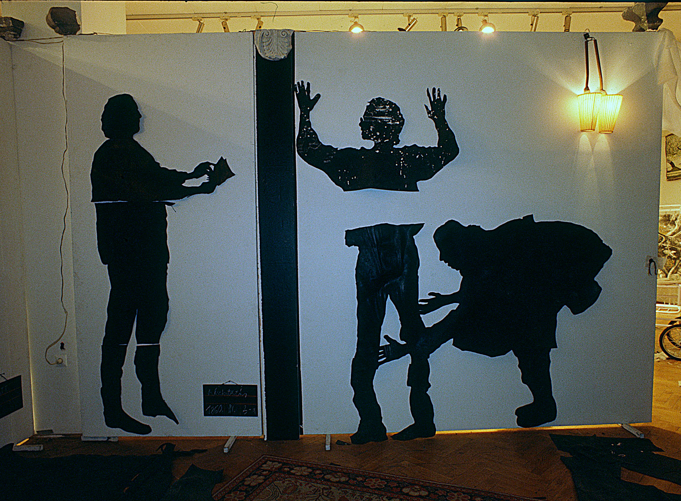 Döbling – Installáció gróf Széchenyi István utolsó alkotói periódusának és halálának emlékére, részlet, Ernst Múzeum, Budapest, 1988, fotó: Halas IstvánDöbling – Installation in remembrance of count gróf István Széchenyi’s last active period and his death, detail,   Ernst Museum, Budapest, 1988, photo: István Halas Döbling