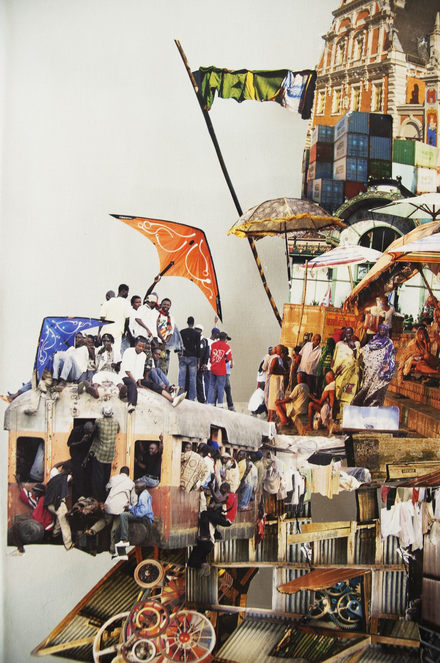 Kerekes Gábor: Sárkányeregetők, (részlet a Psy Rocket tűzmeghajtású léghajóból), 2012, kollázs, 300x140 cmGábor Kerekes: Kite Flyers, (detail from the Psy Rocket Fire-Engined Balloon), 2012, collage, 300x140 cm Kerekes Gábor