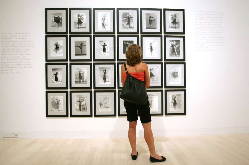 © SZÉKELYHIDI Balázs / Ludwig Múzeum - Kortárs Művészeti Múzeum Adattára© Balázs SZÉKELYHIDI / Ludwig Museum - Museum of Contemporary Art, Archives A hős, a hősnő és a szerző, Enteriőr / The Hero, the Heroine and the Author, Interior