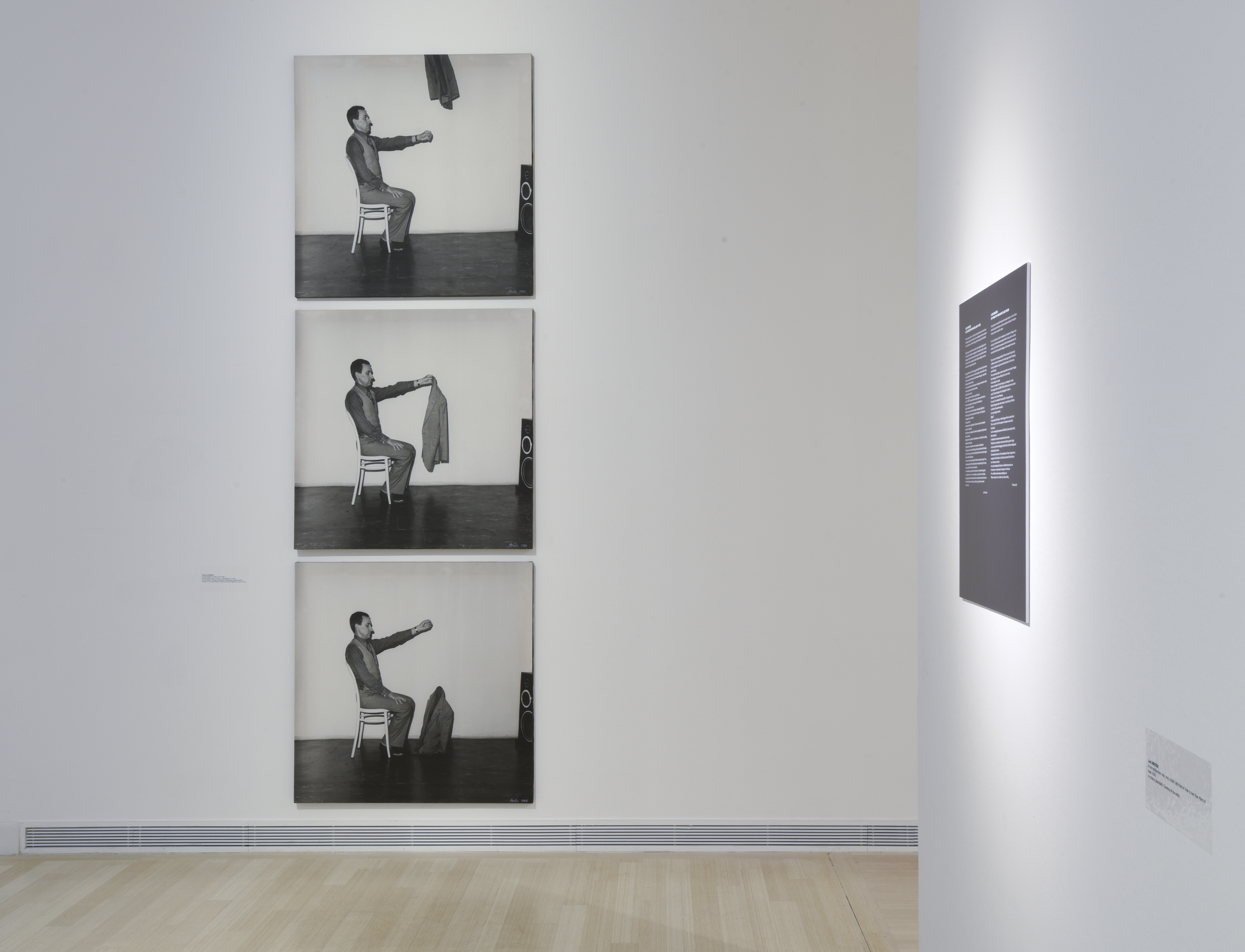 Kiállítási enteriőr (fotó: Rosta József)
Exhibition view (Photo by József Rosta) Kiállítási enteriőr (fotó: Rosta József) 8875