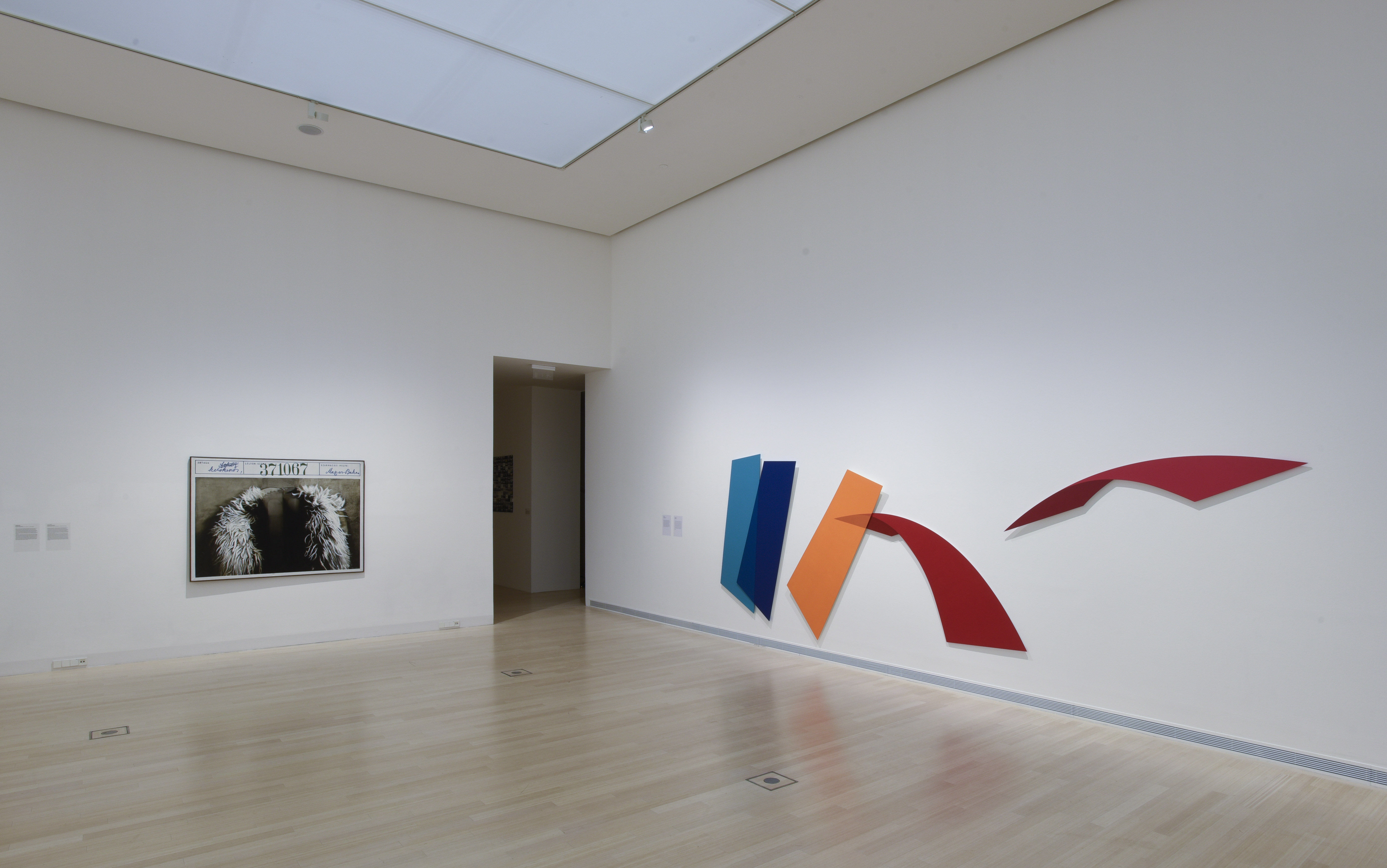 Kiállítási enteriőr (fotó: Rosta József)
Exhibition view (Photo by József Rosta) Kiállítási enteriőr (fotó: Rosta József) 9332