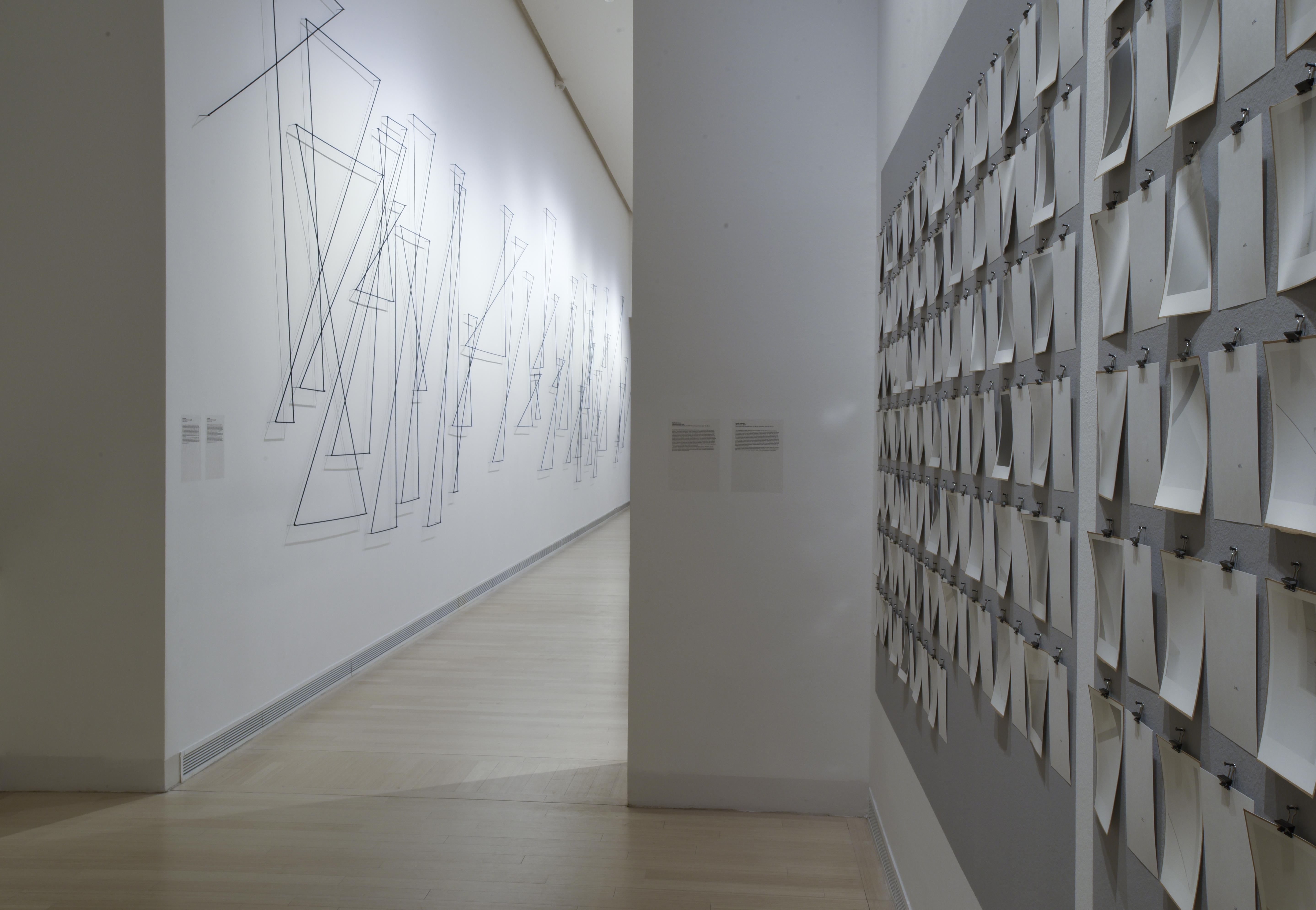 Kiállítási enteriőr (fotó: Rosta József)
Exhibition view (Photo by József Rosta) Kiállítási enteriőr (fotó: Rosta József) 9441