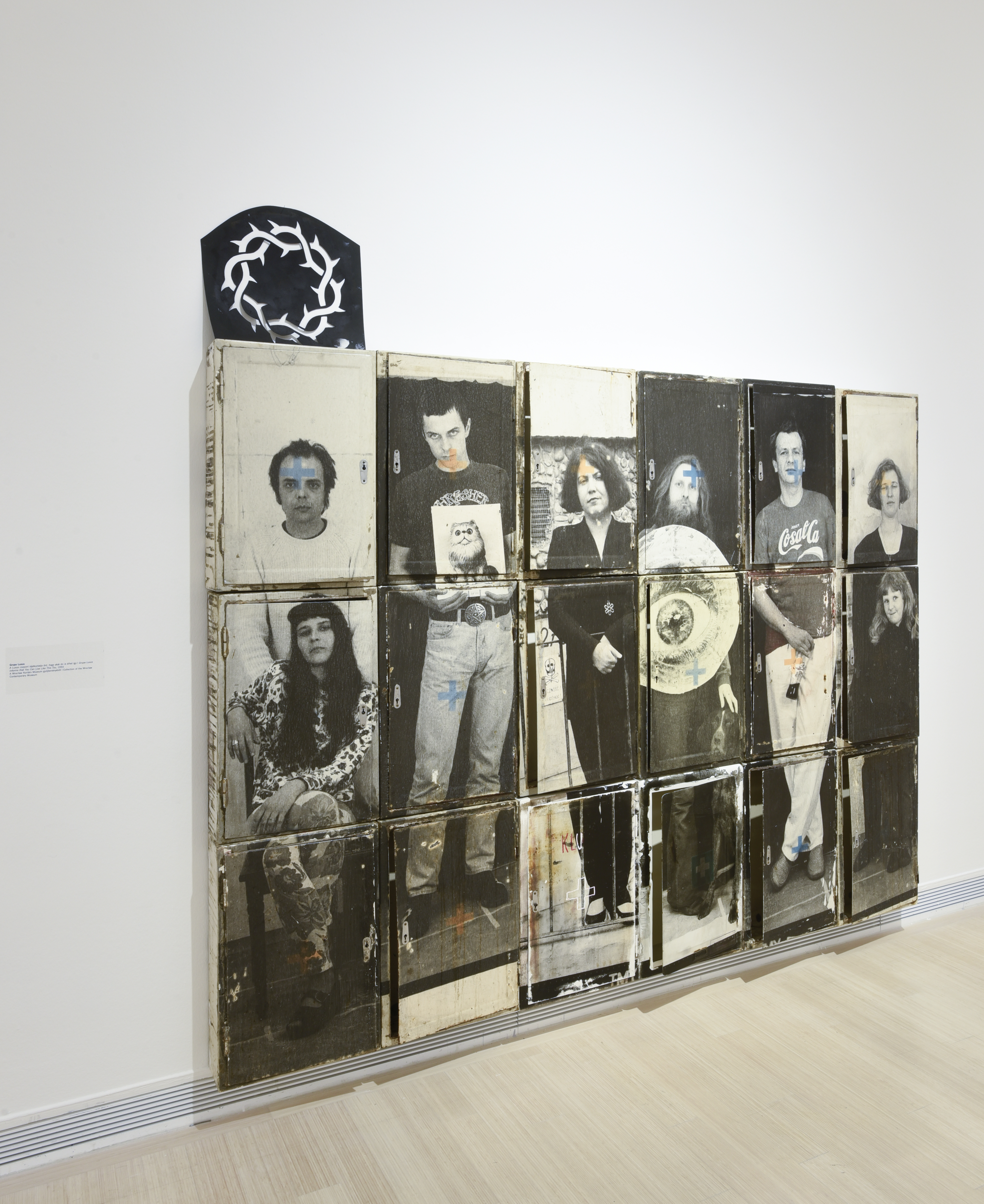 Kiállítási enteriőr (fotó: Rosta József)
Exhibition view (Photo by József Rosta) Kiállítási enteriőr (fotó: Rosta József) 9062