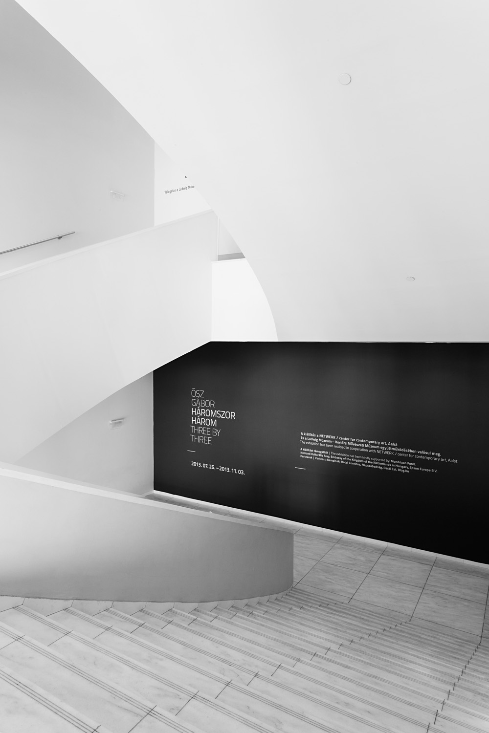 © Bujnovszky Tamás / Ludwig Múzeum - Kortárs Művészeti Múzeum, Digitális Archívum és Adattár© Tamás Bujnovszky / Ludwig Museum - Museum of Contemporary Art, Archives Ősz Gábor - Háromszor három / Enteriőr