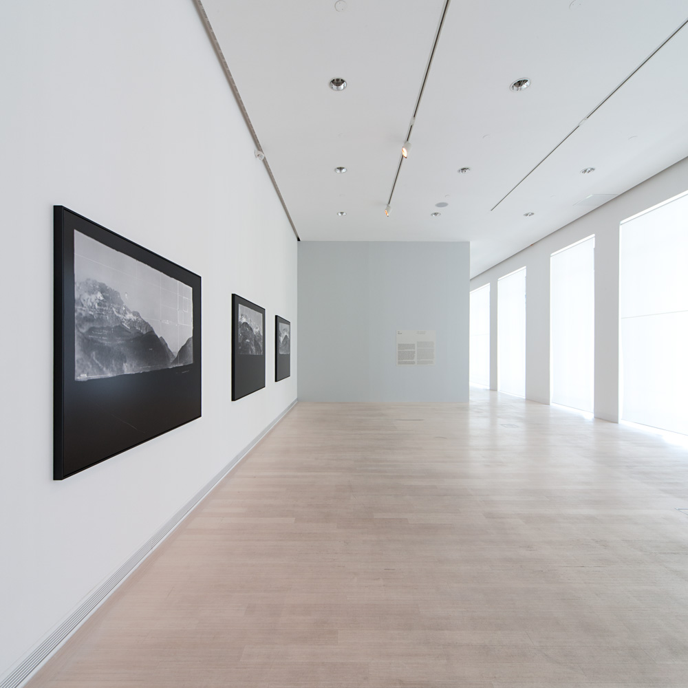 © Bujnovszky Tamás / Ludwig Múzeum - Kortárs Művészeti Múzeum, Digitális Archívum és Adattár© Tamás Bujnovszky / Ludwig Museum - Museum of Contemporary Art, Archives Ősz Gábor - Háromszor három / Enteriőr
