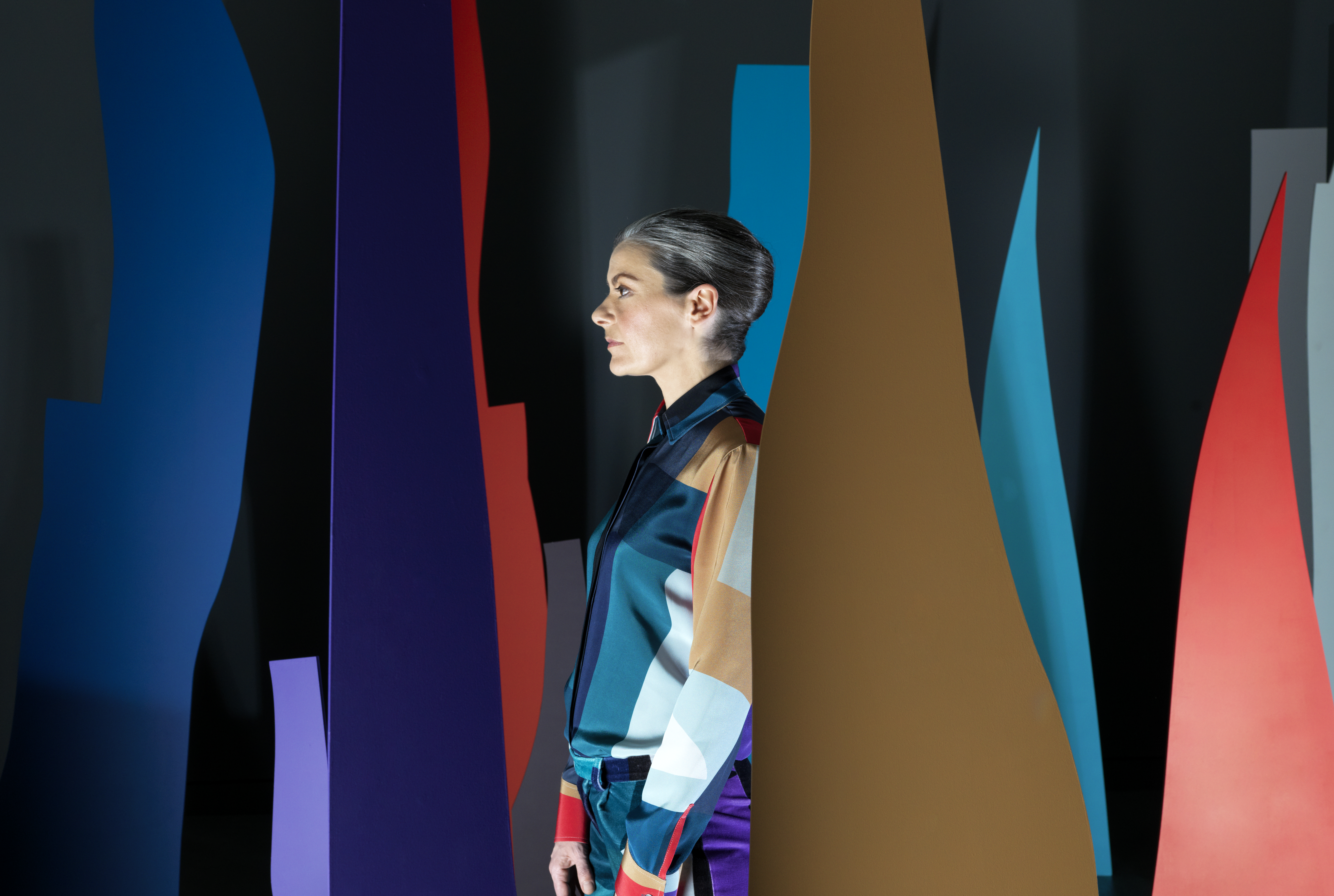 J. Cibic: The Nation Loves It (Cover), állókép, 2015, egycsatornás, HD videó, 15' 45'', sztereó 
J. Cibic: The Nation Loves It (Cover), video still, 2015, single channel HD video, 15 min 45 sec, stereo Spielraum_1