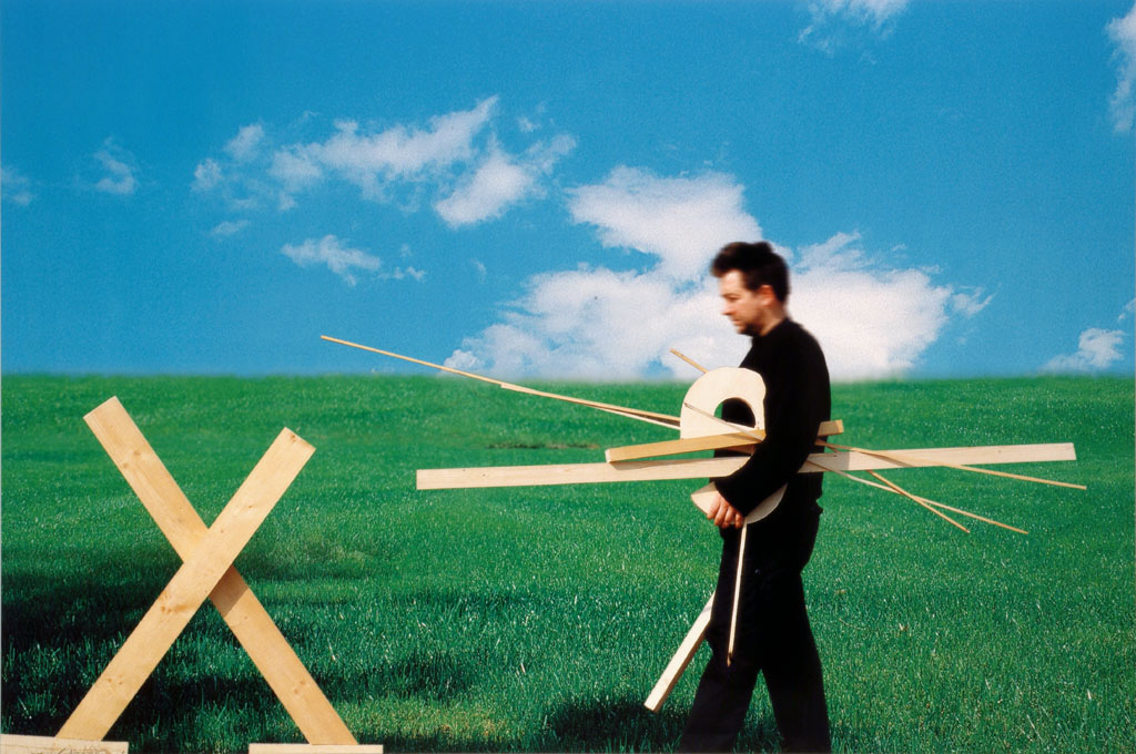 Gerhes Gábor: Hétköznapi teendők – Genezis, 1999. Fotó: Rosta József © Ludwig Múzeum – Kortárs Művészeti Múzeum
Gábor Gerhes: Workaday Duties – Genesis, 1999 Photo: József Rosta © Ludwig Museum – Museum of Contemporary Art Gerhes Gábor - Hétköznapi teendők – Genezis