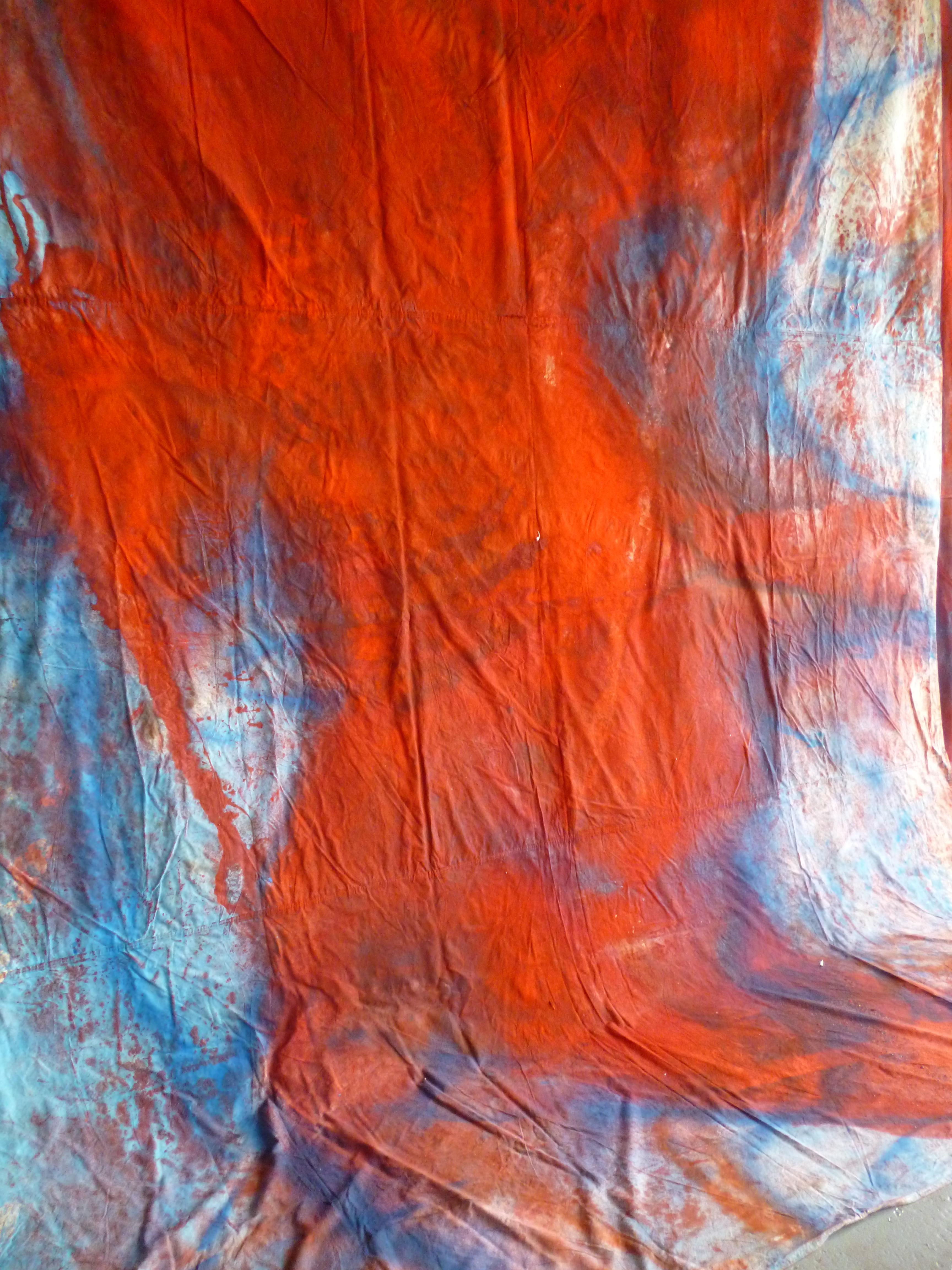 Rita Ackermann: Tűz, nap nap után, XVI., 2011 Olaj, spray festék, zománcfesték, akril és pigmentek, ipari vászon 350.5 x 262 cmA művész jóvoltábólRita Ackermann: Fire by Days XVI, 2011 Oil, spray paint, enamel, acrylic and pigments on industrial canvas350.5 x 262 cmCourtesy of the Artist Rita Ackermann