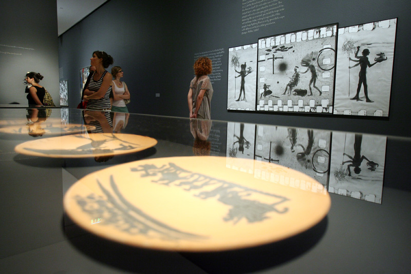 © SZÉKELYHIDI Balázs / Ludwig Múzeum - Kortárs Művészeti Múzeum Adattára© Balázs SZÉKELYHIDI / Ludwig Museum - Museum of Contemporary Art, Archives A hős, a hősnő és a szerző, Enteriőr / The Hero, the Heroine and the Author, Interior