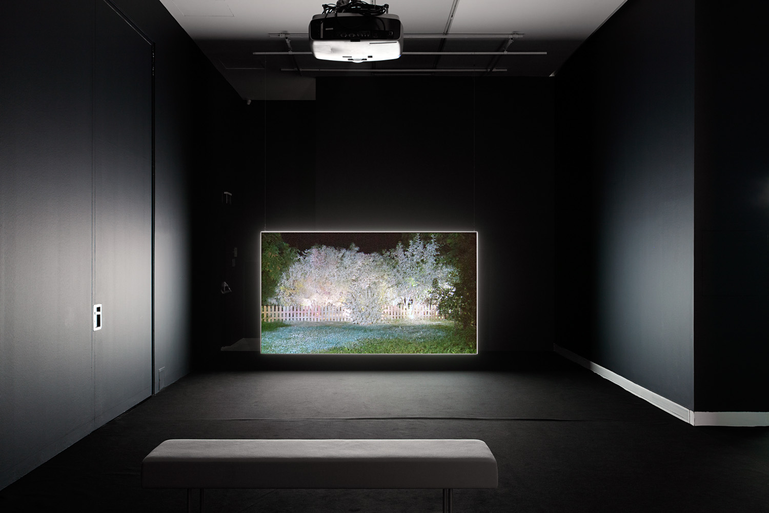 © Bujnovszky Tamás / Ludwig Múzeum - Kortárs Művészeti Múzeum, Digitális Archívum és Adattár© Tamás Bujnovszky / Ludwig Museum - Museum of Contemporary Art, Archives Ősz Gábor - Háromszor három / Enteriőr