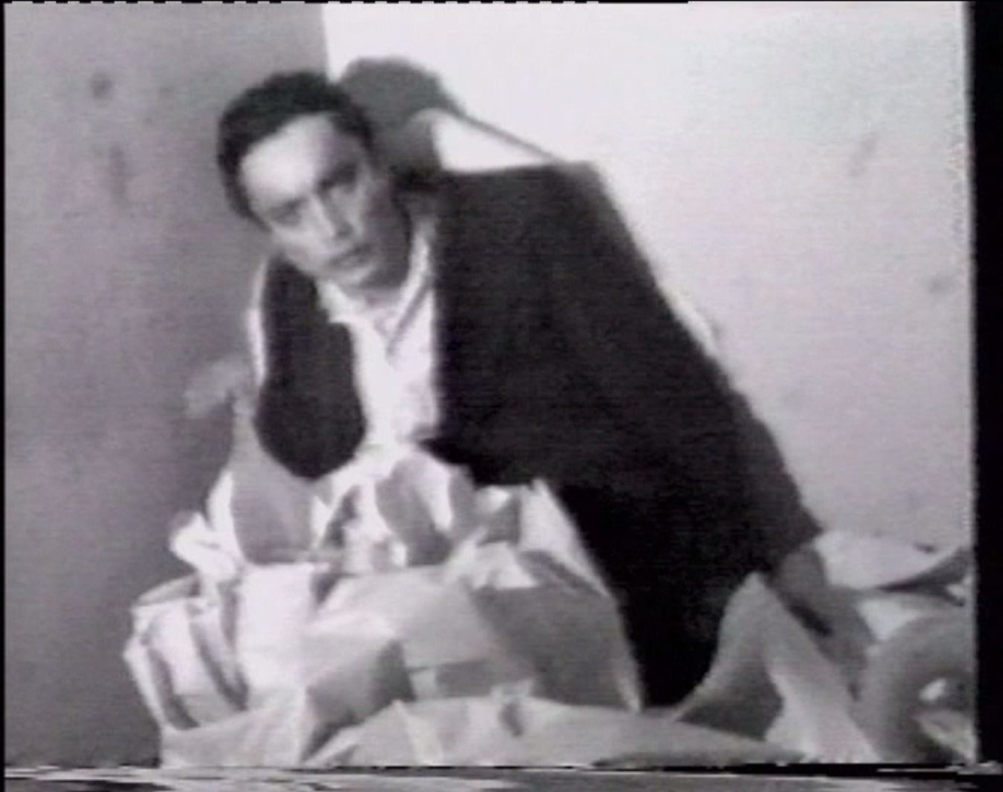 Hajas Tibor: Az éjszaka ékszerei, 1978, videó, Ludwig Múzeum – Kortárs Művészeti Múzeum, Budapest
Tibor Hajas: The Jewels of the Night, 1978, video, Ludwig Museum – Museum of Contemporary Art, Budapest Hajas_Tibor