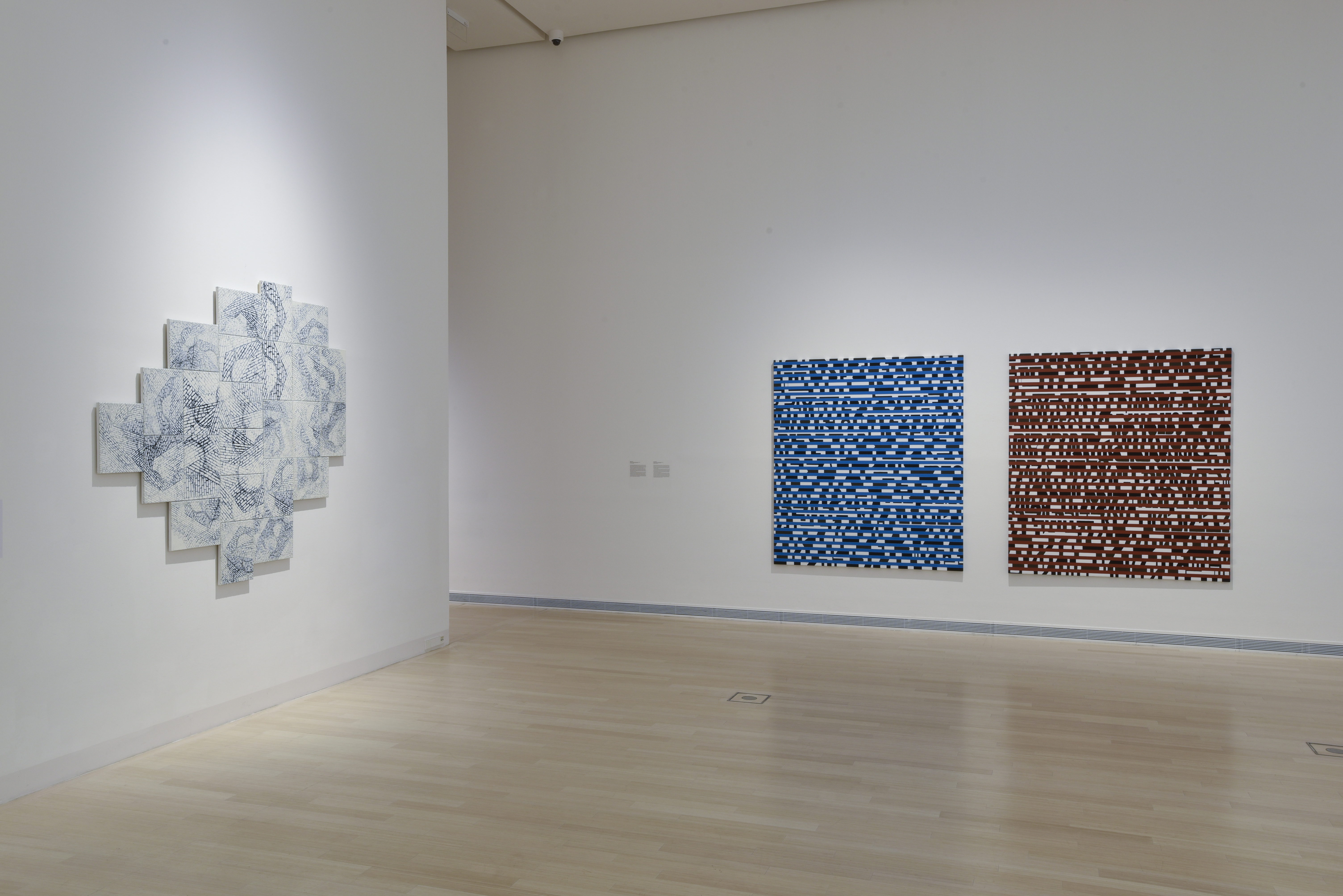 Kiállítási enteriőr (fotó: Rosta József)
Exhibition view (Photo by József Rosta) Kiállítási enteriőr (fotó: Rosta József) 9327