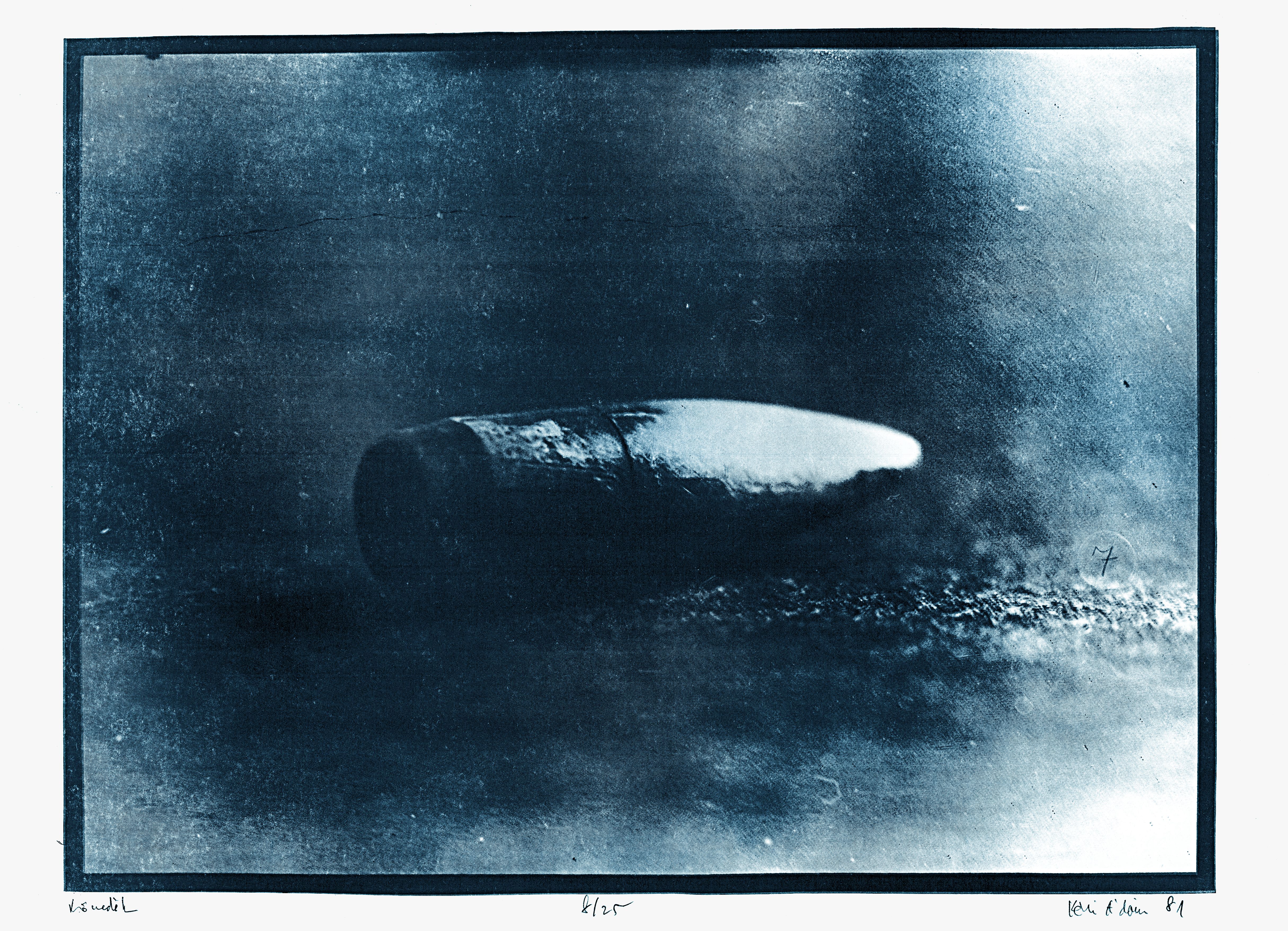 KÉRI Ádám: Lövedék | Bullet, 1982, ofszetnyomat | offset print (ed.25), 290 × 390 mm © Neon Galéria KÉRI Ádám