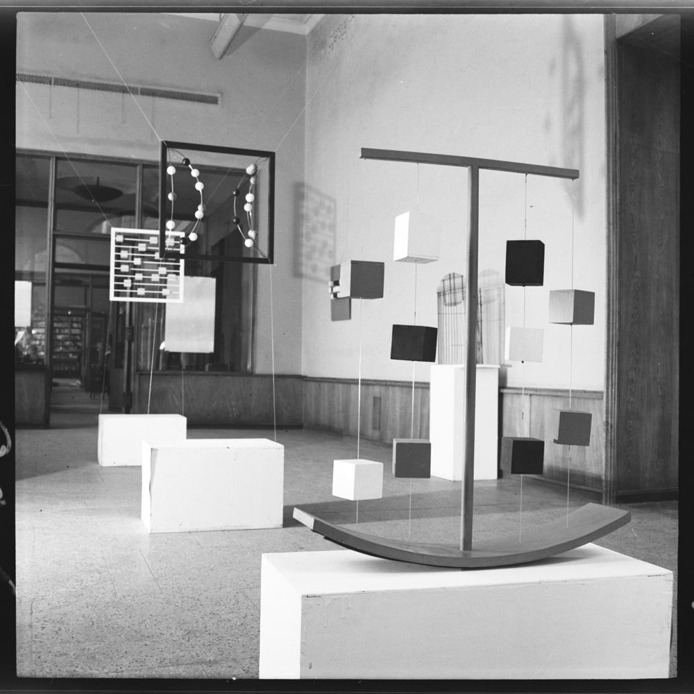 Wanda Gołkowska kiállítása a Mona Lisa Galériában, 1968, fotó: Zbigniew Holuka, © Wrocław Kortárs Múzeum
View of Wanda Gołkowska’s exhibition, Pod Moną Lisą Gallery, 1968, photo by Zbigniew Holuka, © Wrocław Contemporary Museum Wanda Gołkowska kiállítása a Mona Lisa Galériában