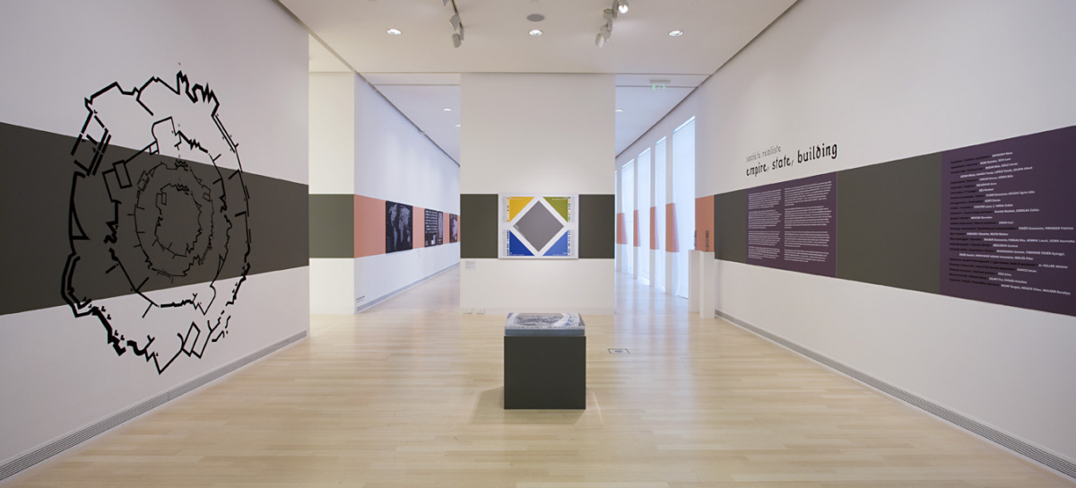 Société Réaliste : empire, state, building / Enteriőr