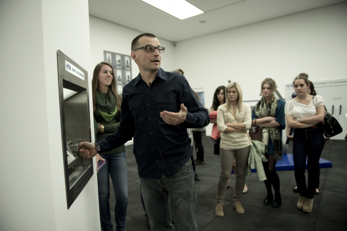 Lakner Antal: Munkaállomás / Sajtótájékoztató