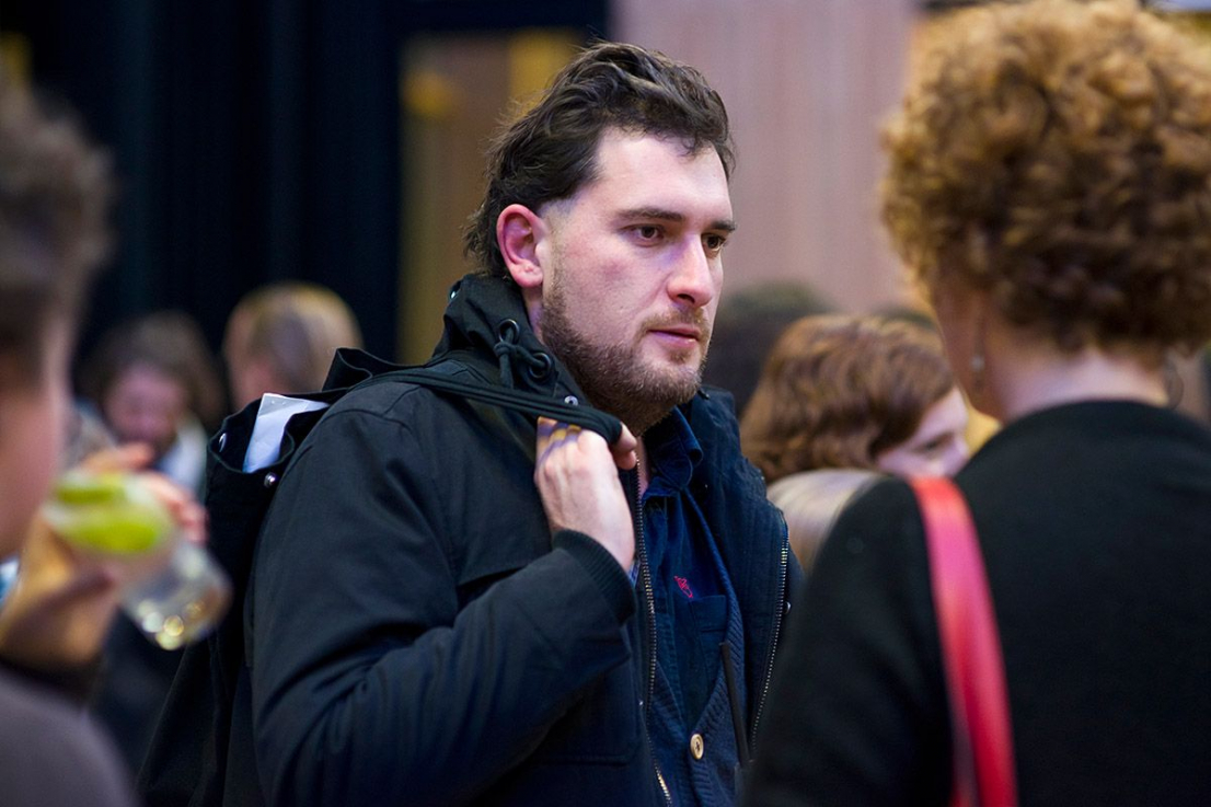 Az égbolt másik fele / Megnyitó, Csákány István