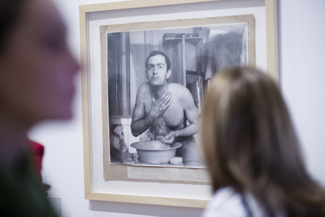 A meztelen férfi / Megnyitó