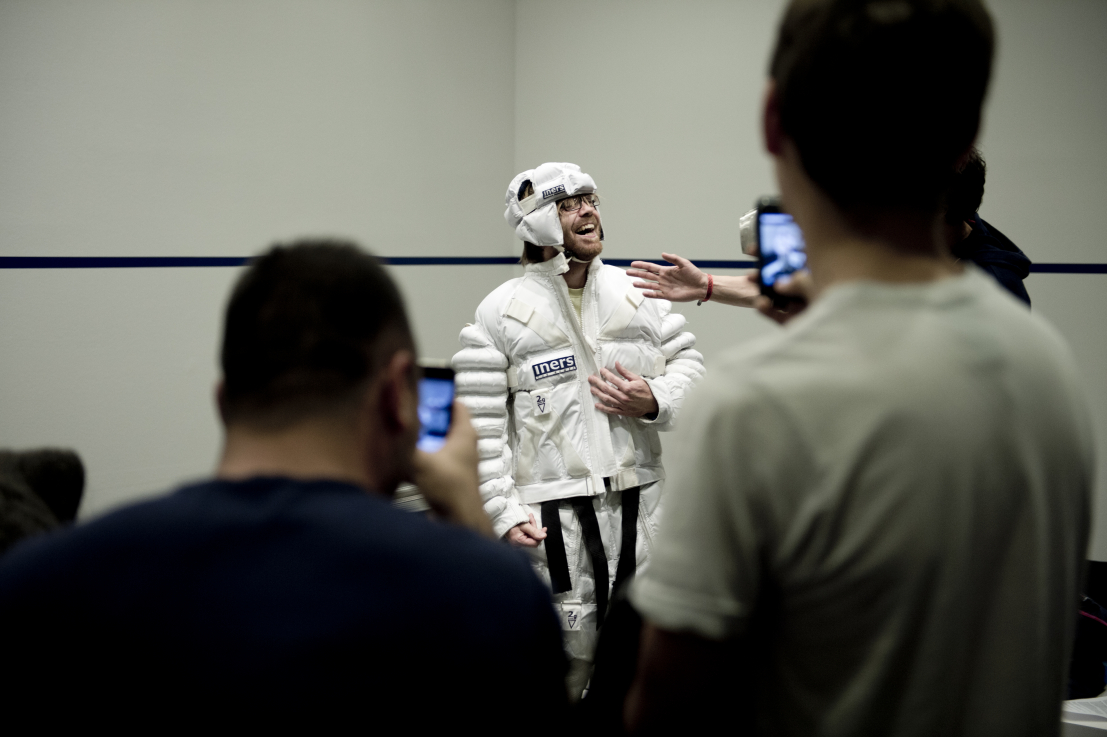 Lakner Antal: Munkaállomás / Megnyitó