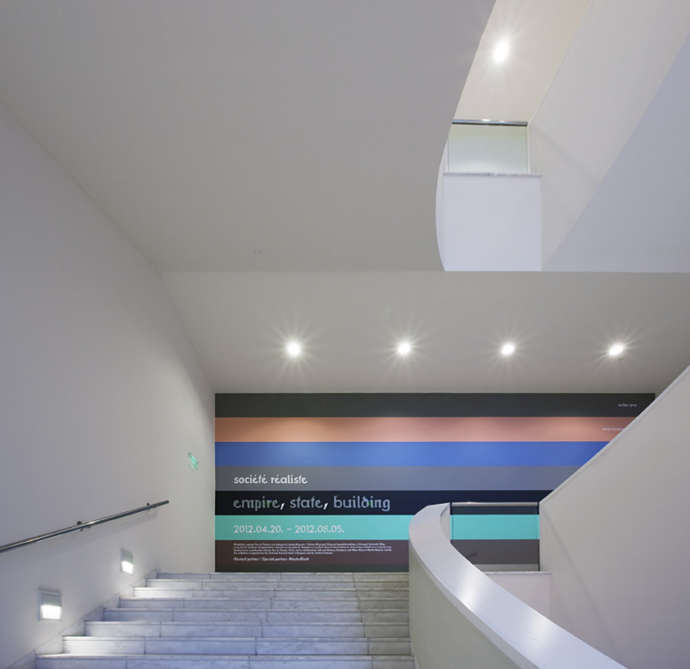 Société Réaliste : empire, state, building / Enteriőr