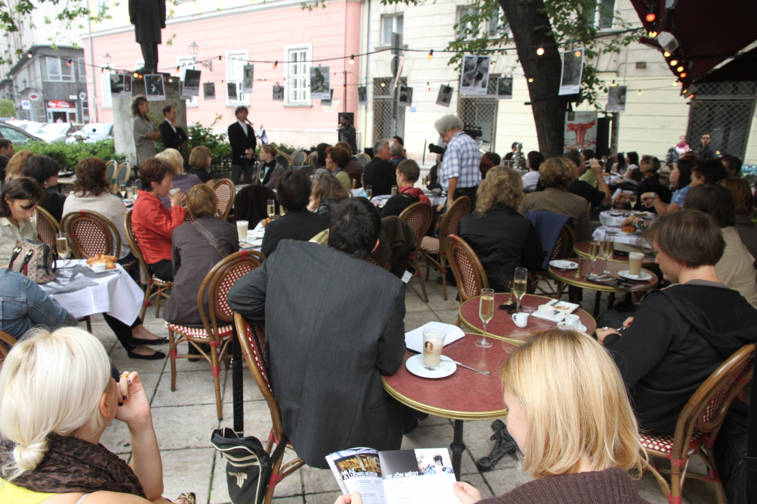 Martin Munkácsi: Think While You Shoot / Sajtótájékoztató a Gerlóczy Kávéházban / Press Conference