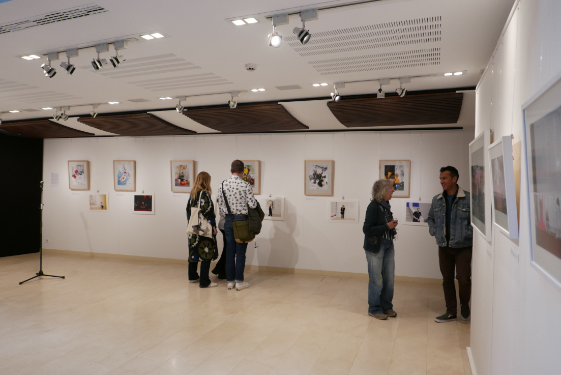 A Gondoskodom, tehát vagyok című kiállítás megnyitója a brüsszeli Liszt Intézetben. Fotó: Szörényi Miklós