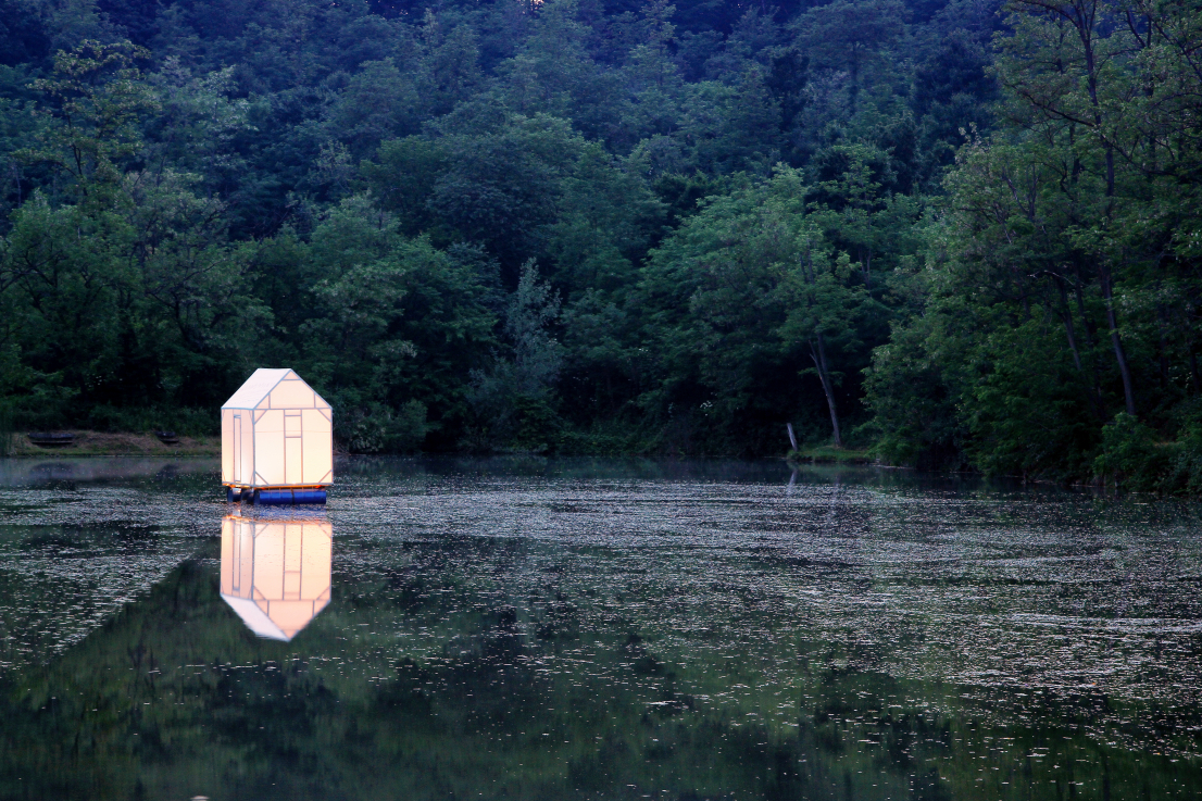 Úszó ház Fotó: Selényi Zoltán