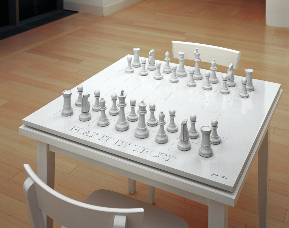 Yoko Ono: Játssz bizalommal, Fotó: ROSTA József © Ludwig Múzeum – Kortárs Művészeti Múzeum, Adattár és Digitális Archívum  //  Yoko Ono: Play it By Trust, Photo: József ROSTA © Ludwig Museum - Museum of Contemporary Art, Archive