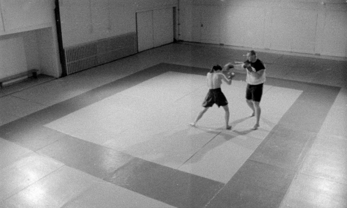 Erő | Power, 1999 videó | video, 16 mm film, 4’ 15” képernyőfotó | screen capture