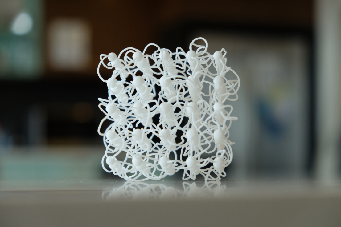 Heat/Hot Network, 2020, 3D nyomtatott adatszobor/ 3D-printed data scuplture, 40 x 40 40 cm ©BarabásiLab