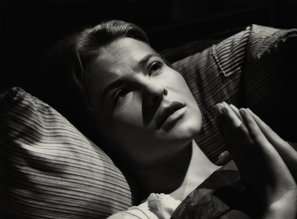 Törőcsik Mari az Édes Anna című film főszerepében. Rendezte: Fábri Zoltán, 1958 ©Inkey Tibor/NFI | Mari Törőcsik starring in Anna. Directed by Zoltán Fábri, 1958 ©Tibor Inkey /NFI