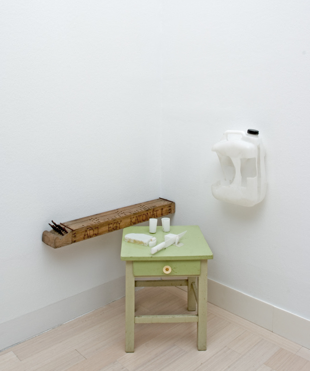 BUKTA Imre: Adj egy katonát! / Give me a Bite, 2002 Fotó / Photo: Rosta József / Ludwig Múzeum - Kortárs Művészeti Múzeum