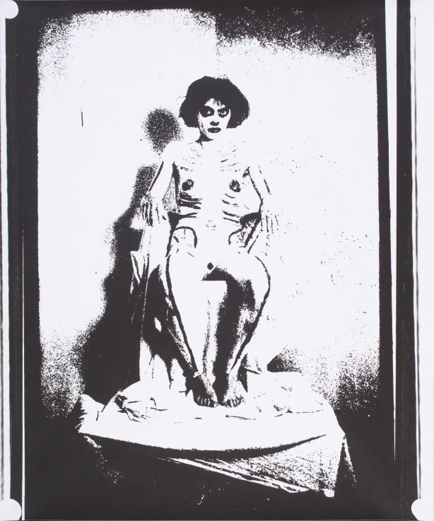 Ujj Zsuzsi: Trónusos / With a Throne, 1986  fekete-fehér fotónagyítás / black and white photo; 59,5 x 49,5 cm  Fotó: Ludwig Múzeum – Kortárs Művészeti Múzeum © Rosta József