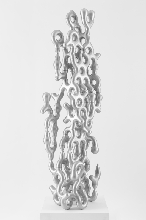 MELKOVICS Tamás Alloy Series, Composition 22 2022 © MNB Arts and Culture /78 db öntött alumíniumelemből felépülő moduláris kompozíció / modular composition of 78 casted aluminium elements / 129,5 ✕ 61 ✕ 44 cm