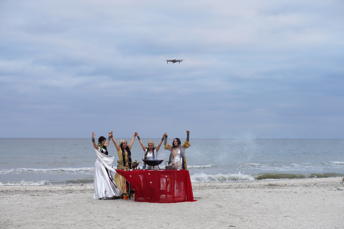 Michaela Dragan: The Future is a Safe Place Hidden in my Braids, 2021_photo_Andreea Campeanu