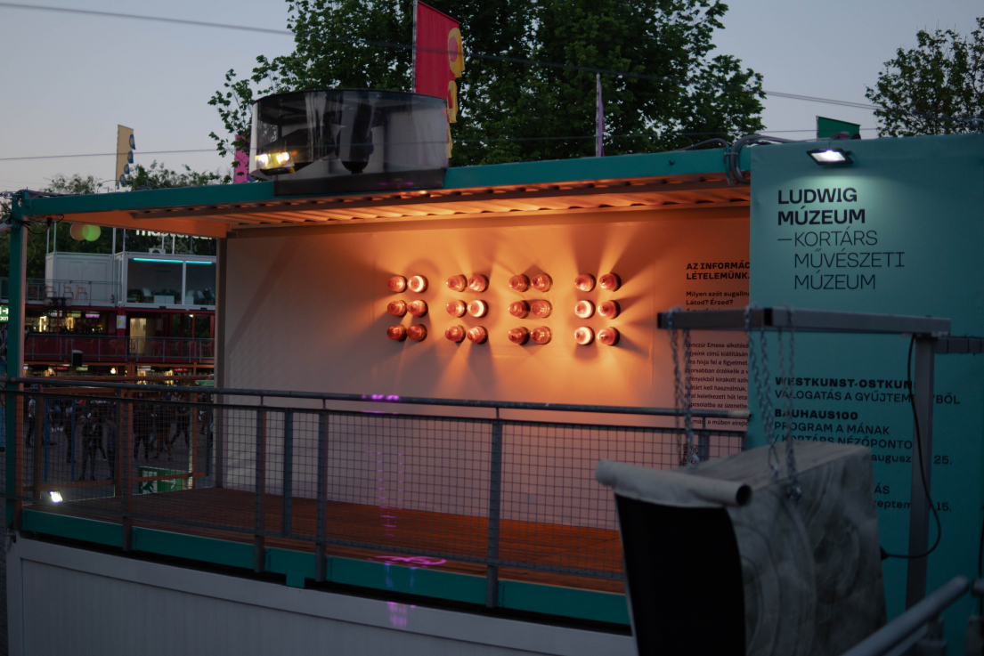 Fotó: KOVÁRIK Barbara © Ludwig Múzeum - Kortárs Művészeti Múzeum, Adattár és Digitális Archívum //  Photo: Barbara KOVÁRIK © Ludwig Museum - Museum of Contemporary Art, Archives