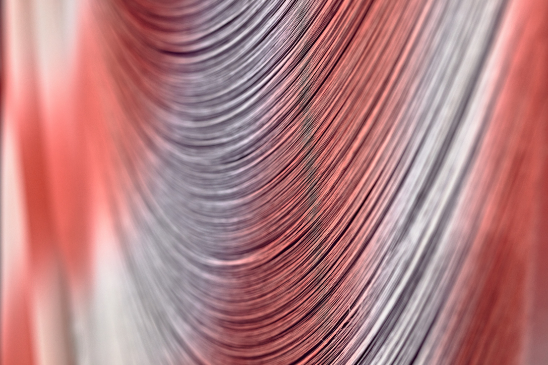 EJTECH  (KÁRPÁTI  Judit  Eszter  &amp;  Esteban  DE  LA  TORRE)                                                                            Of Matter In Waves (Az anyag hullámhossza), 2022 (részlet | detail)   multicsatornás textil hangrendszer, egyedi elektronika; változó méret | multichannel textile sound system, custom electronics; variable dimensions    A művészek jóvoltából | Courtesy of the artists   Fotó | Photo: EJTECH